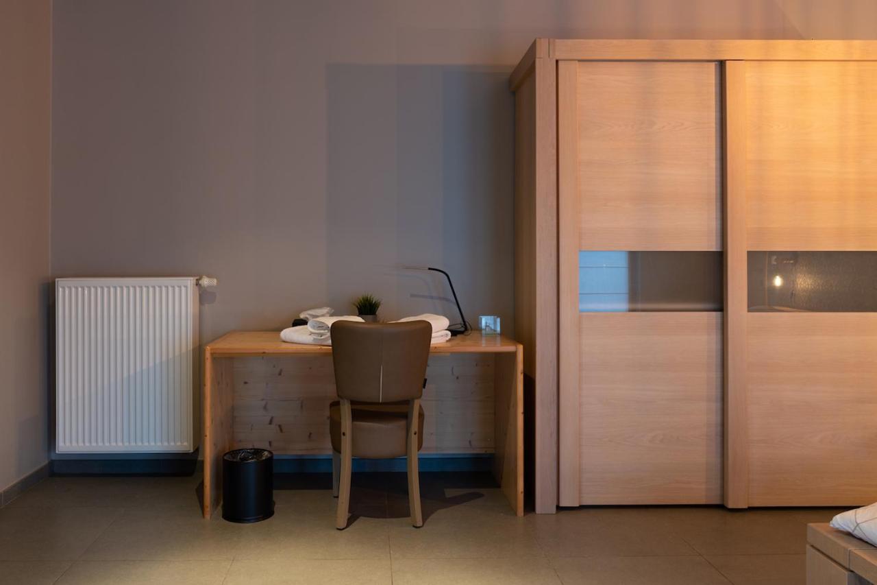 Oud Gemeentehuis Poelkapelle Bagian luar foto