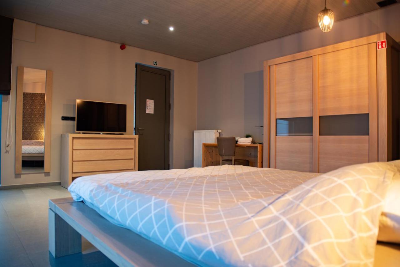 Oud Gemeentehuis Poelkapelle Bagian luar foto