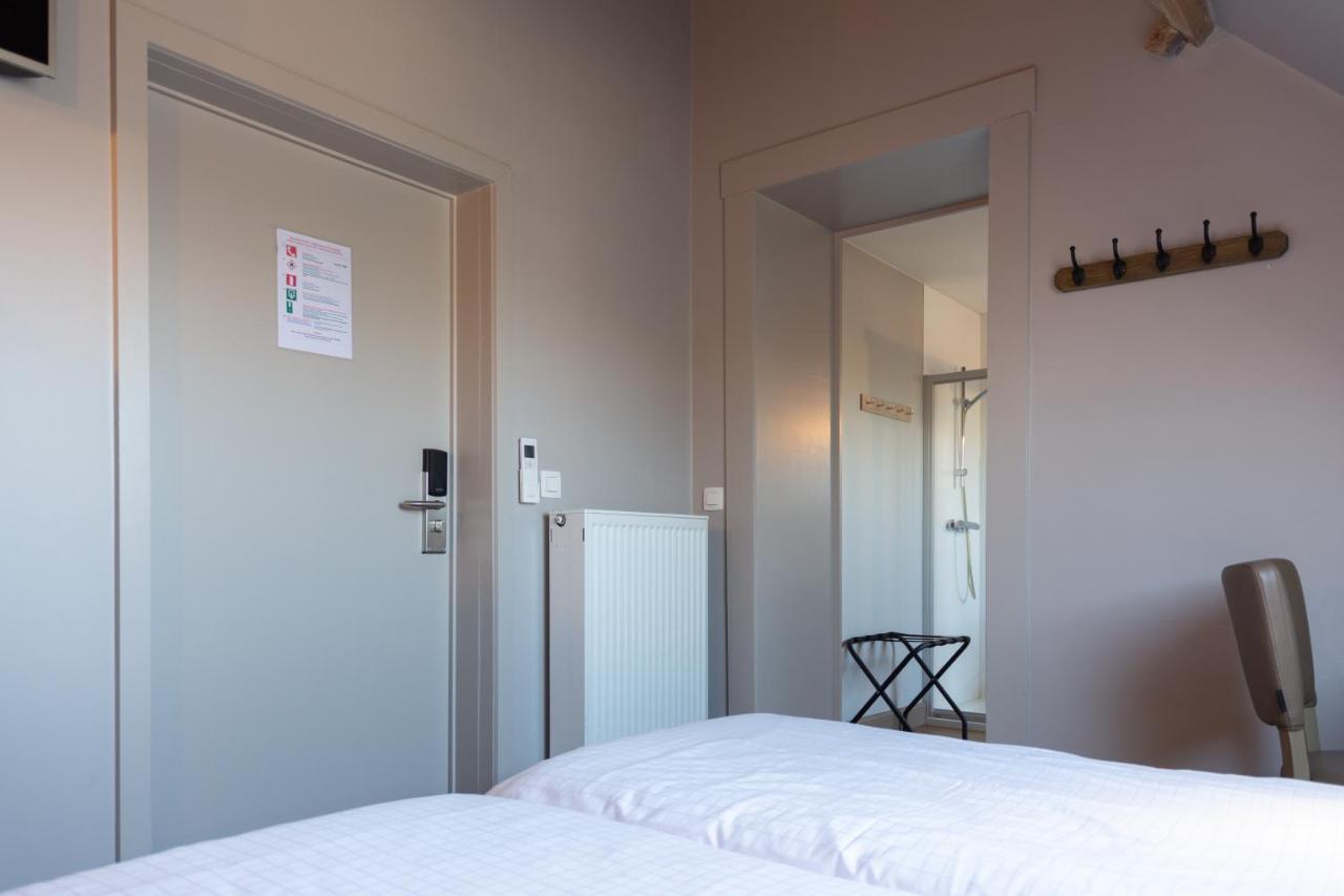 Oud Gemeentehuis Poelkapelle Bagian luar foto